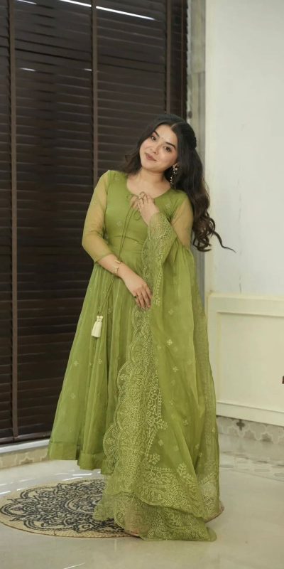 Aglow Green Color Georgette Embroidery Work Salwar Suit