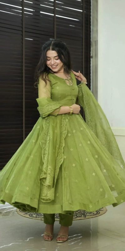 Aglow Green Color Georgette Embroidery Work Salwar Suit