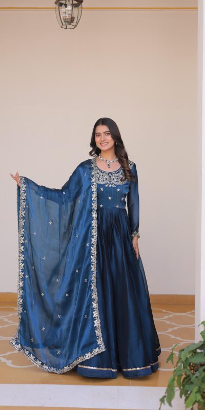 Classic Blue Wine Color Burberry Silk Sequence Work Readmit Less Gown