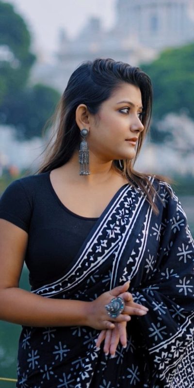 Stunning Black Color Soft Linen Silk Digital Print Saree