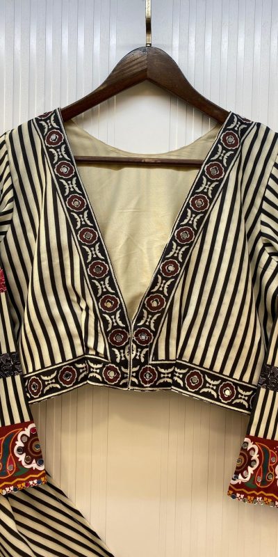 LG 641 Off White Color Printed Rayon Real Mirror Work Lehenga Choli Wedding, Party, Festive, Events Etc. Delivery 4-6 Working Days Rs 1999 | Lehenga, Bollywood Lehenga, Creative Lehenga, Designer Lehenga, Embroidered Lehenga, Party Wear Lehenga