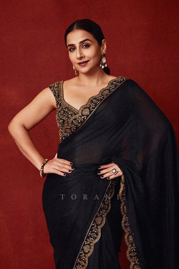 Black Chinno Silk Thread Sequence Work Saree - Image 4