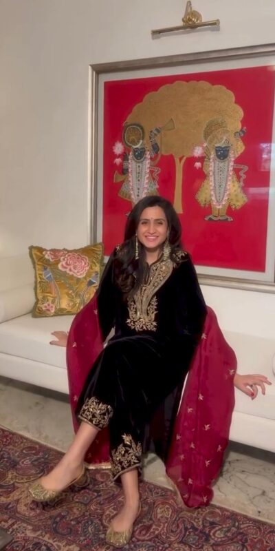 SRK 5216 Black in Viscose Velvet Embroidery Work & Lace Work Salwar Suit . Special Price βΉ1899. Delivery 4-6 Working Days. Shop now. | Lehenga, Bollywood Lehenga, Creative Lehenga, Designer Lehenga, Embroidered Lehenga, Party Wear Lehenga