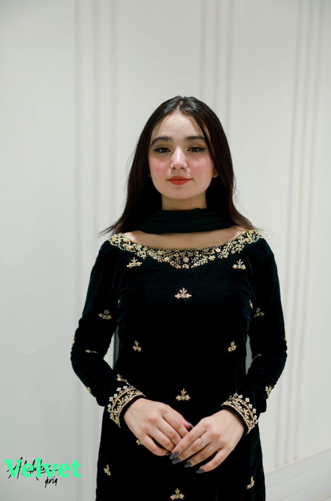 Green Velvet Lace Embroidery Work Salwar Suit - Image 3