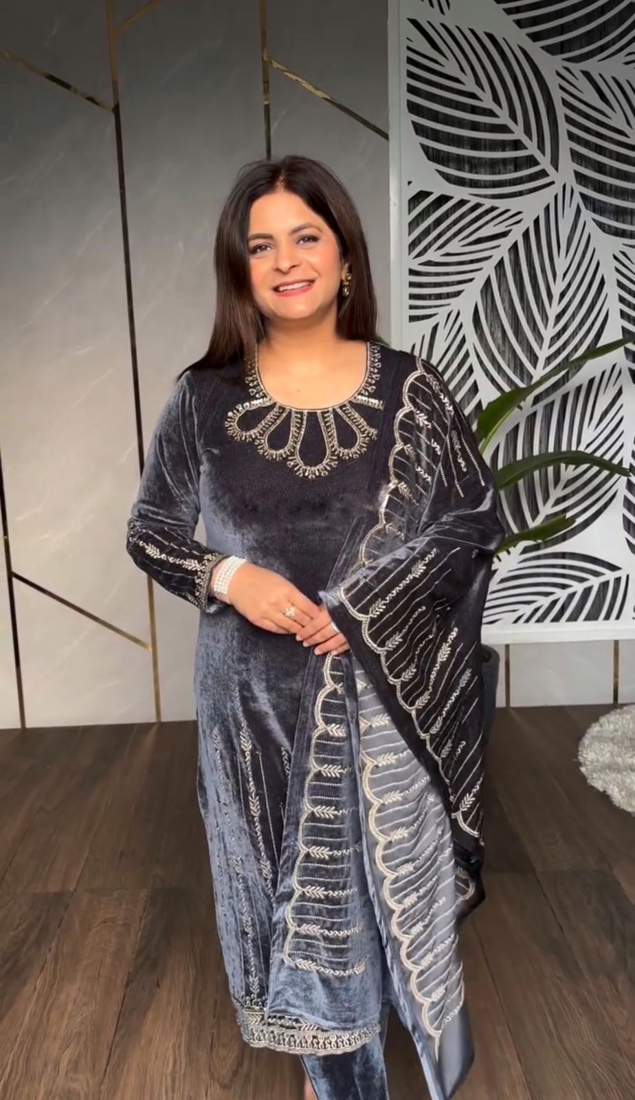 Grey Viscose Velvet With Embroidery Salwar Suit - Image 2