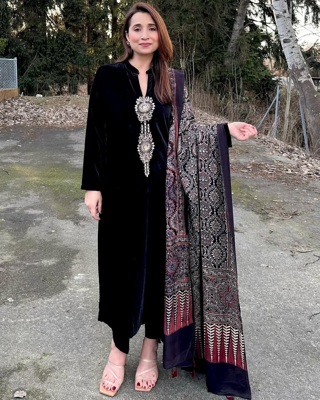 Navy Blue Velvet Sequence Work Salwar Suit - Image 2