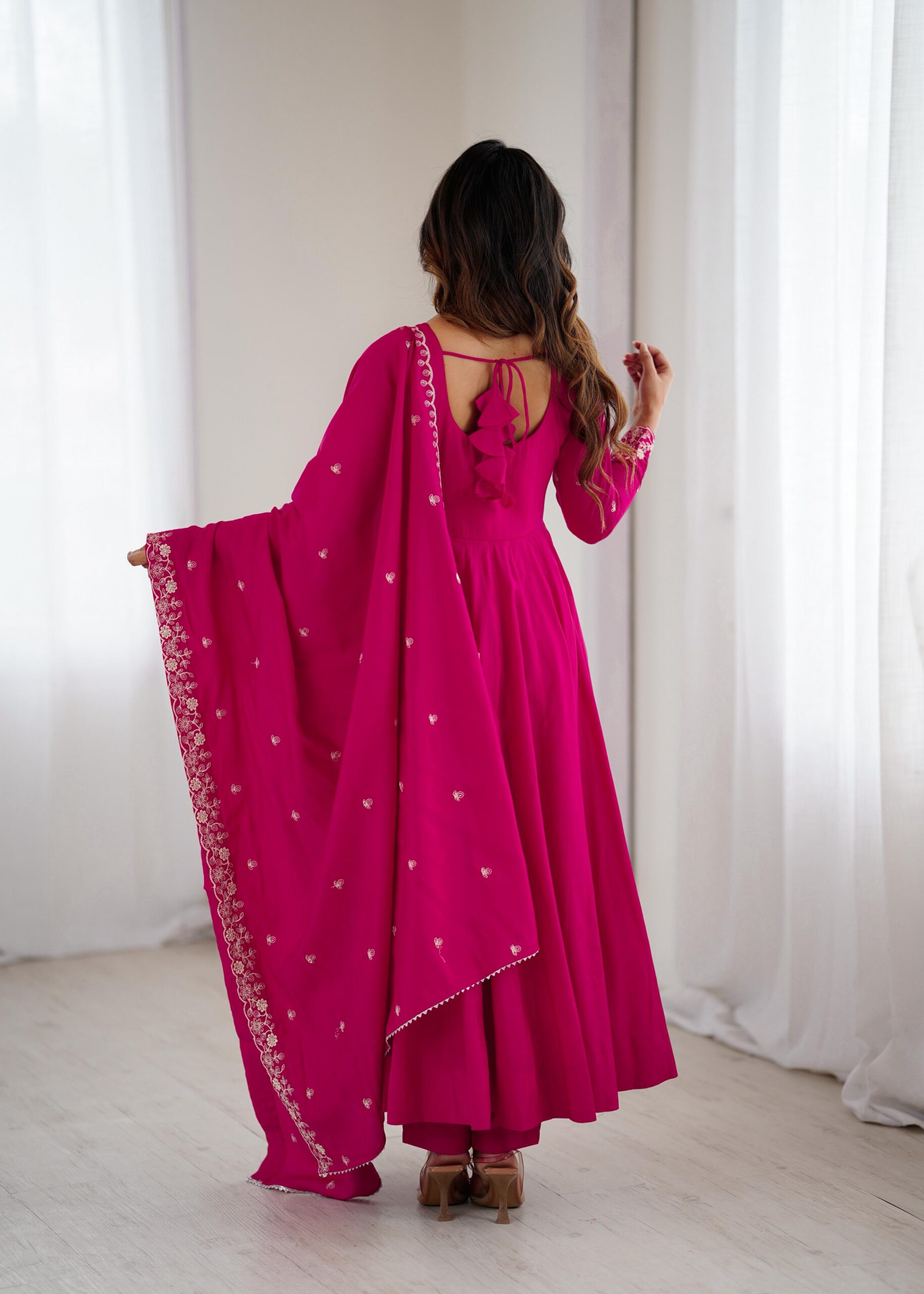 Dark Pink Roman Chanderi Silk Bead Work Salwar Suit - Image 9