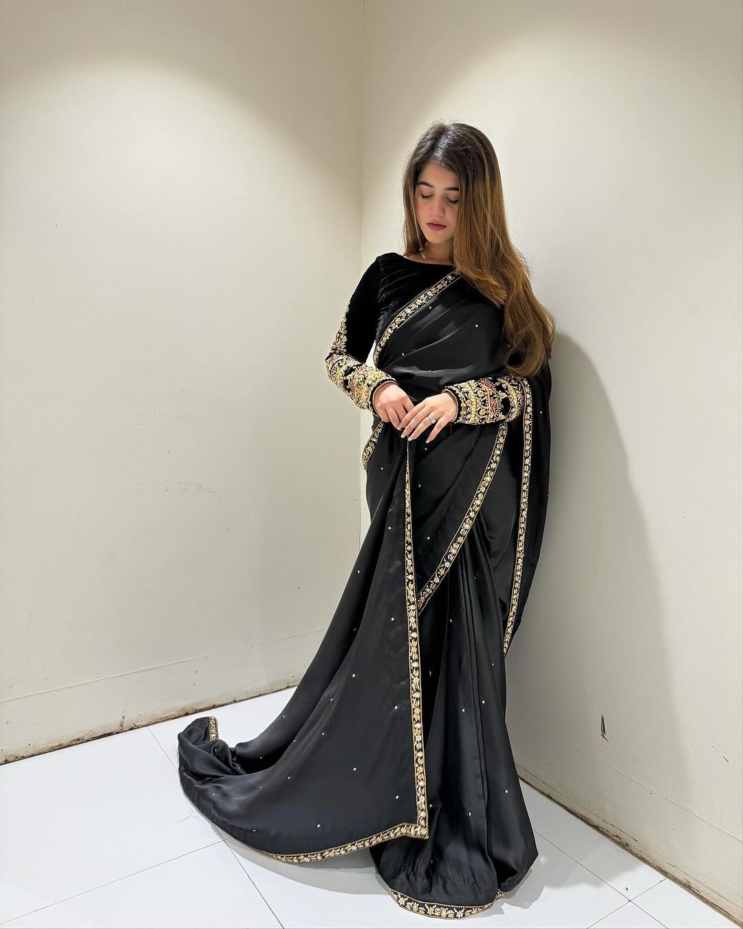 ST 403 Black in 9000 Velvet Embroidery Work & Lace Work Saree . Introductory Price ₹1999. Delivery 4-6 Working Days. Shop now. | Sarees, Bollywood Sarees, Creative Sarees, Designer Sarees, Embroidered Sarees, Ethnic Saree, Modern Digital sarees, Party Wear Sarees