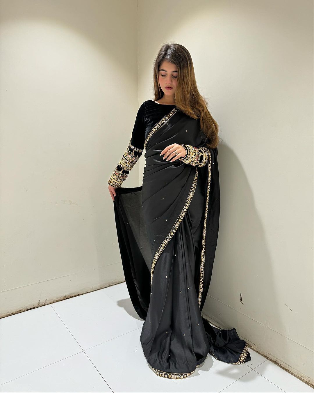 ST 403 Black in 9000 Velvet Embroidery Work & Lace Work Saree . Introductory Price ₹1999. Delivery 4-6 Working Days. Shop now. | Sarees, Bollywood Sarees, Creative Sarees, Designer Sarees, Embroidered Sarees, Ethnic Saree, Modern Digital sarees, Party Wear Sarees