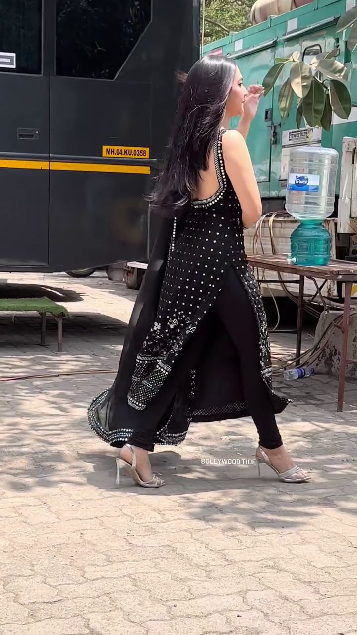 Black Foux Gorgette Mirror Work Salwar Suit - Image 5