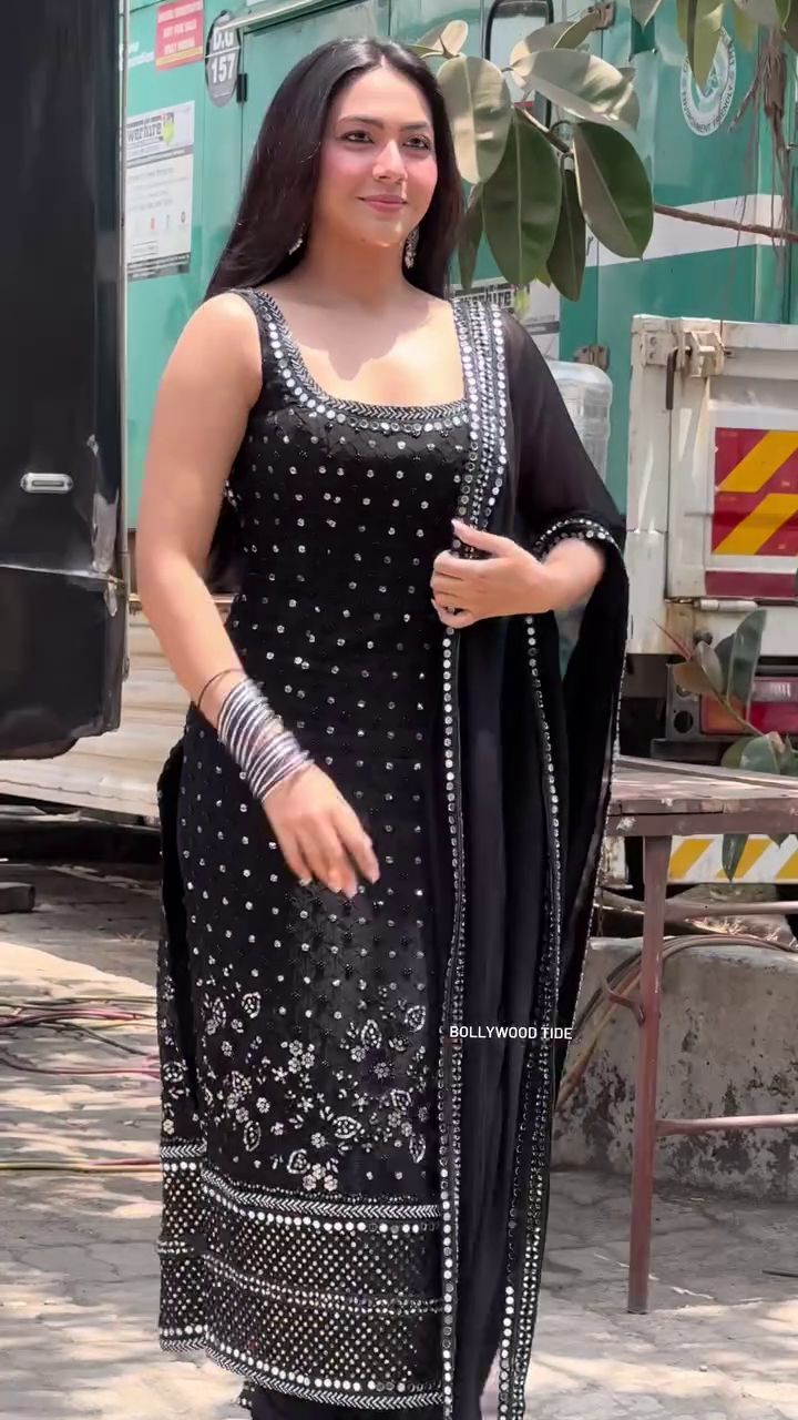 Black Foux Gorgette Mirror Work Salwar Suit - Image 4