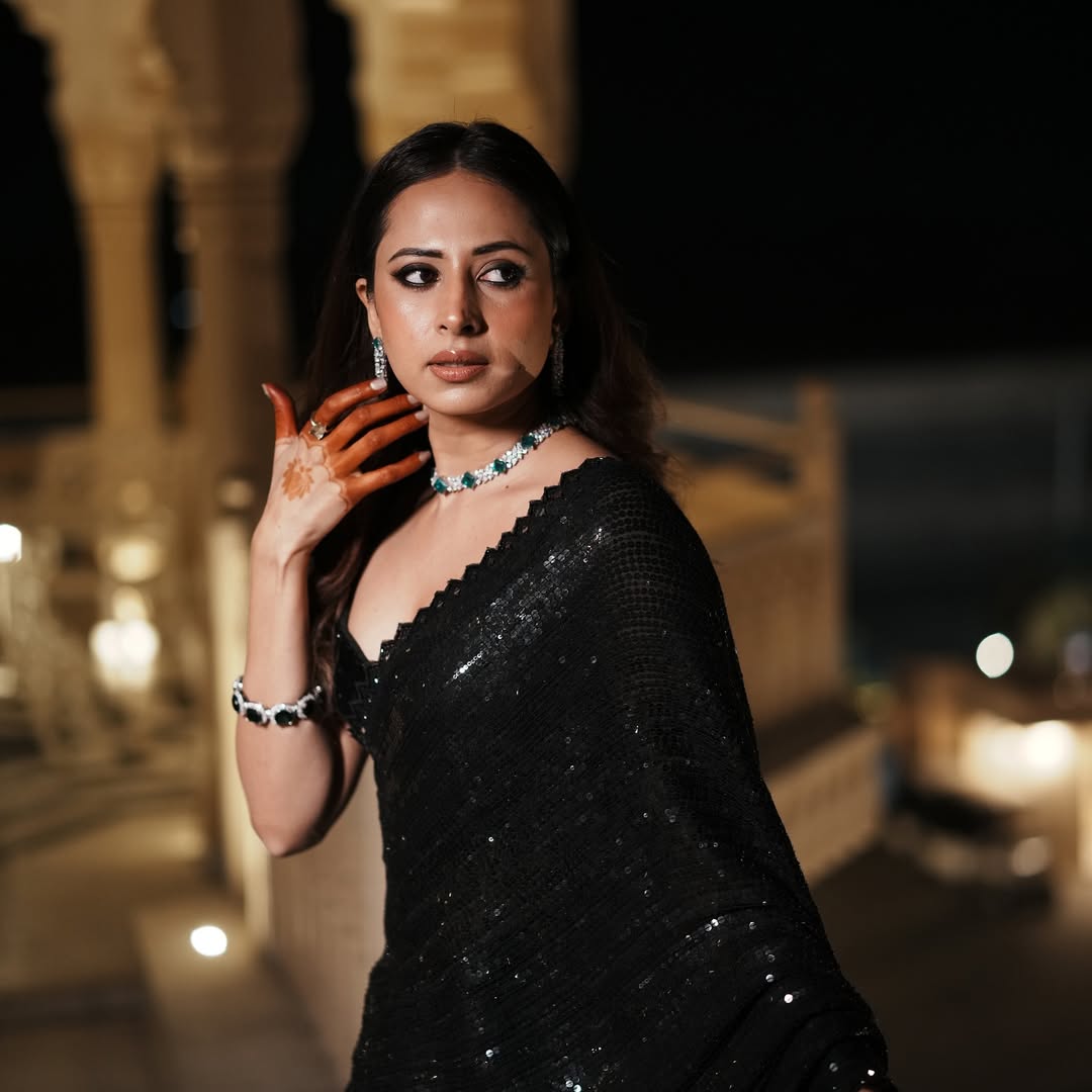 JR 636 Black Color Georgette Saree with Embroidery Work & Lace Work. Special Price ₹1899. Delivery 4-6 Working Days. Shop now. | Sarees, Bollywood Sarees, Creative Sarees, Designer Sarees, Embroidered Sarees, Ethnic Saree, Modern Digital sarees, Party Wear Sarees