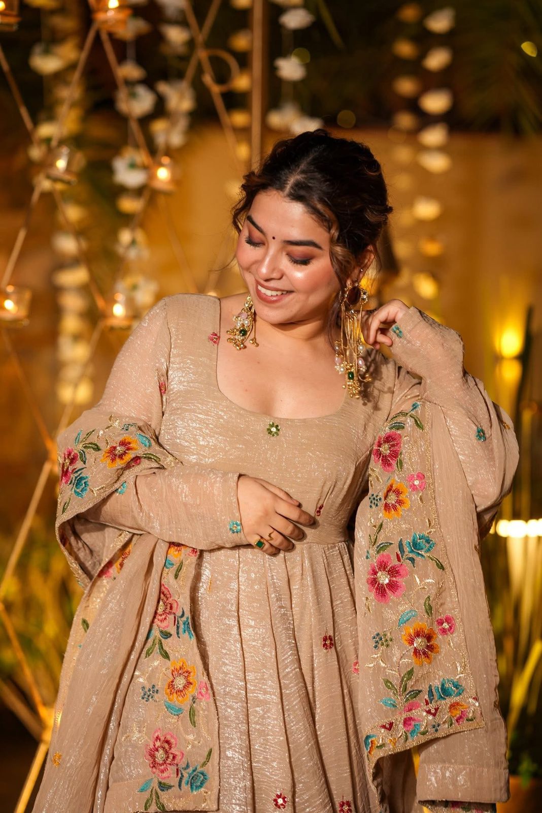 Cream Crunchy Silk Embroidery Work Gown - Image 2