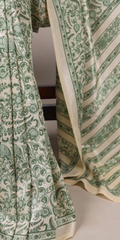 YNF 7014 Green Tasar Silk Saree Perfect for Wedding, Party, Reception, Housewarming, Pooja – . Exclusive Offer ₹1649. Delivery 4-6 Working Days. Shop | Sarees, Bollywood Sarees, Creative Sarees, Designer Sarees, Embroidered Sarees, Ethnic Saree, Modern Digital sarees, Party Wear Sarees