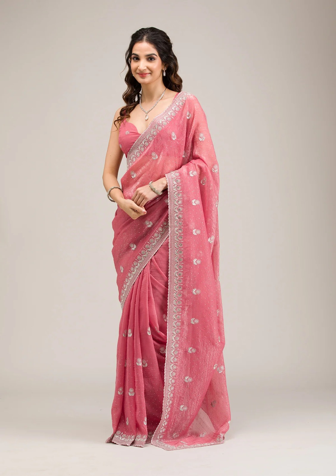 BT 439 Peach Crunchy Ciffon Saree Perfect for Wedding, Party, Bridal Wear, Raksha Bandhan, Festival Celebrations – . Special Price ₹1899. Delivery 4-6 | Sarees, Bollywood Sarees, Creative Sarees, Designer Sarees, Embroidered Sarees, Ethnic Saree, Modern Digital sarees, Party Wear Sarees