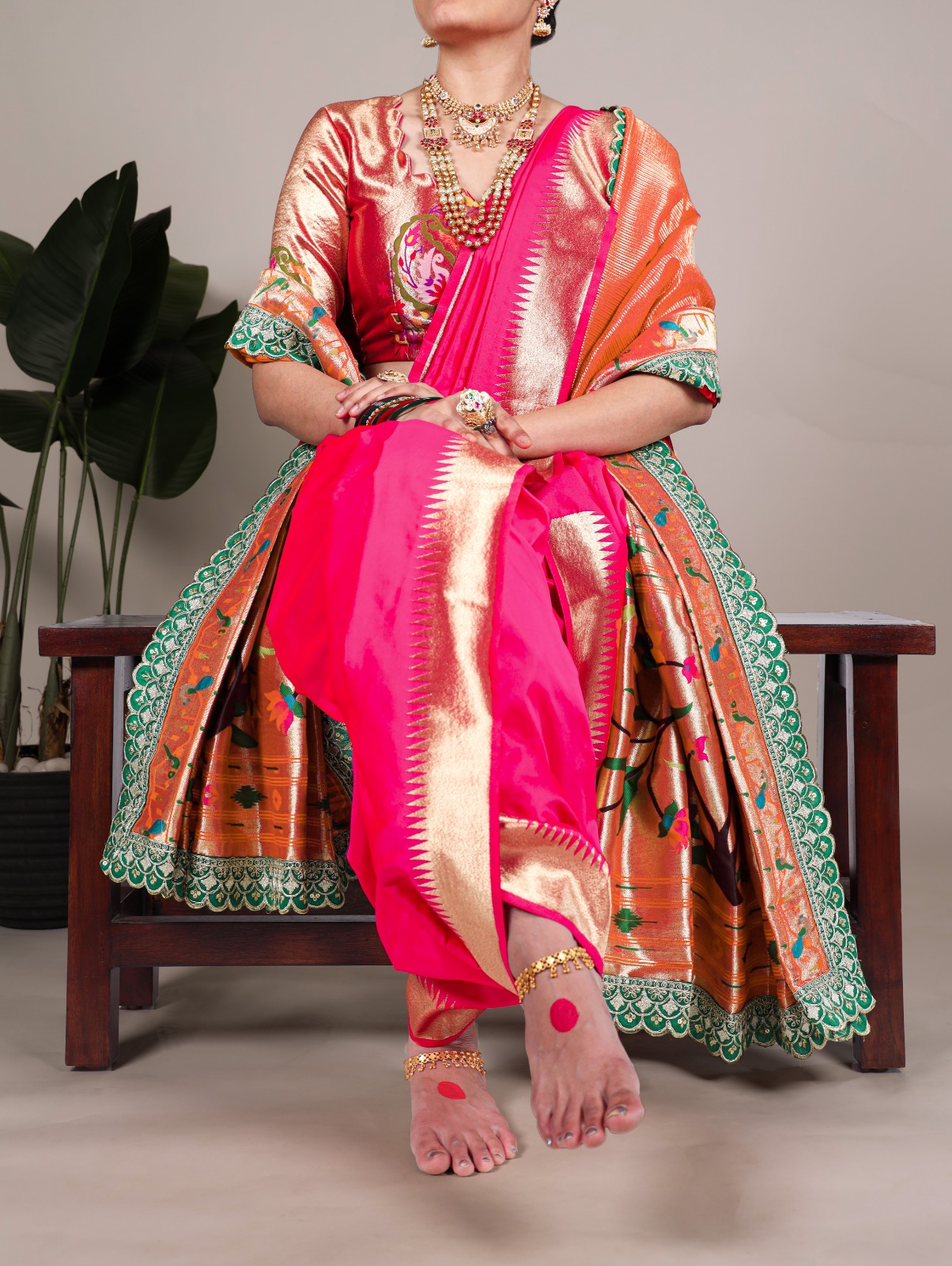Pink Jacquard Printed Zari Saree - Image 4