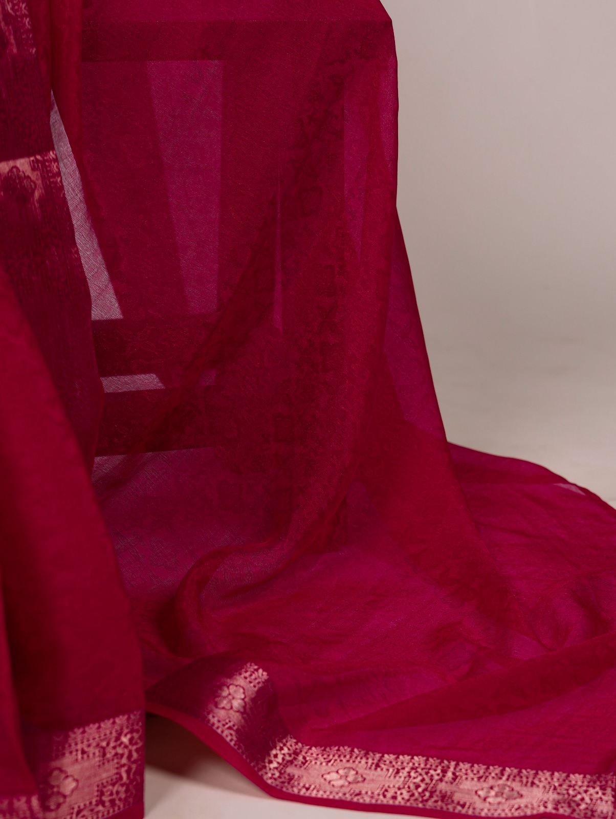 YNF 7911 Red Poly Shimmer Saree Perfect for Wedding, Party, Ganesh Chaturthi, Bridal Wear, Temple Visit –. Available at ₹1499 only. Delivery 4-6 Workin | Sarees, Bollywood Sarees, Creative Sarees, Designer Sarees, Embroidered Sarees, Ethnic Saree, Modern Digital sarees, Party Wear Sarees