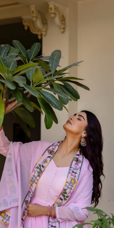 RR 41 Pink Faux Georgette Gown Perfect for Wedding, Party, Makar Sankranti, Karwa Chauth, Ethnic Day – . Now at just ₹2599. Delivery 4-6 Working D | Gowns, Bollywood Gowns, Creative Gowns, Designer Gowns, Embroidered Gowns, Party Wear Gowns