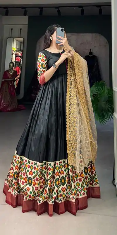 Aesthetic Black Color Dola Silk Printed Foil Work Gown