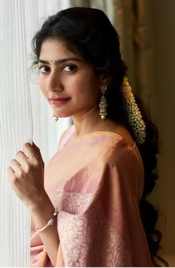 Pink Soft Litchi Silk Jacquard Saree - Image 2