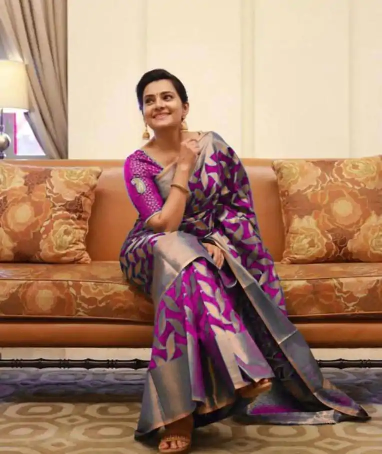  MS 172 Purple Color Soft Litchi Silk All Over Weaving Saree Casual, Wedding, Festive, Events . Expected Delivery  4-6 Working Days @1199/- only      | Sarees, Bollywood Sarees, Creative Sarees, Designer Sarees, Embroidered Sarees, Ethnic Saree, Modern Digital sarees, Party Wear Sarees