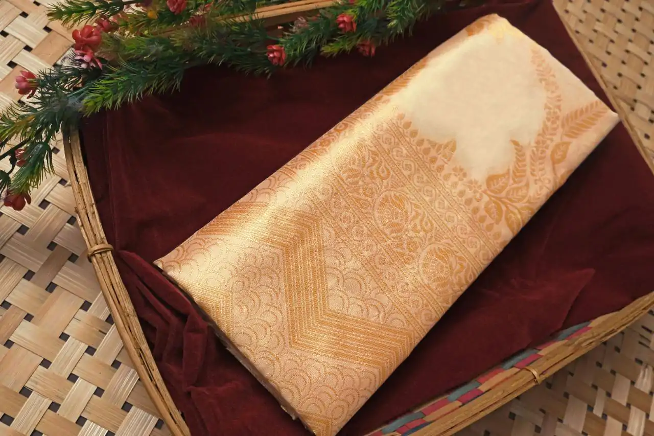 KP 3088 Off White Designer Work in Soft Lichi Silk Jacquard Work Saree at just ₹1399. Delivery 4-6 Working Days. Shop now. | Sarees, Bollywood Sarees, Creative Sarees, Designer Sarees, Embroidered Sarees, Ethnic Saree, Modern Digital sarees, Party Wear Sarees