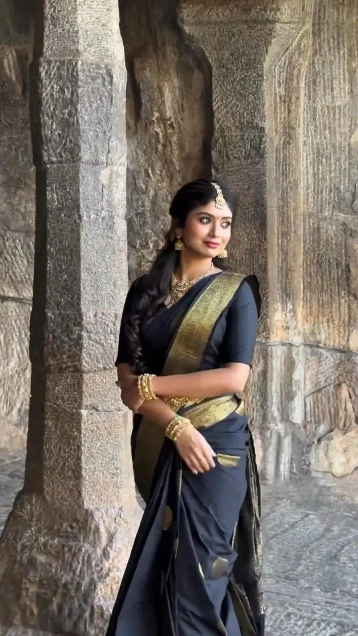 KP 5095 Butti Black Color Jacquard With Designer Work All Over Saree . Exclusive Offer ₹1344. Delivery 4-6 Working Days. Shop now. | Sarees, Bollywood Sarees, Creative Sarees, Designer Sarees, Embroidered Sarees, Ethnic Saree, Modern Digital sarees, Party Wear Sarees