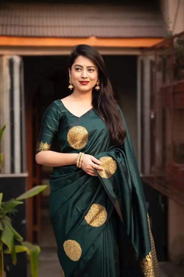 Bottle Green Soft Silk Cloth Pallu Saree - Image 3