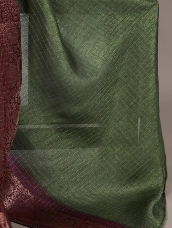 Green Dola Chex Zari Work Saree - Image 3