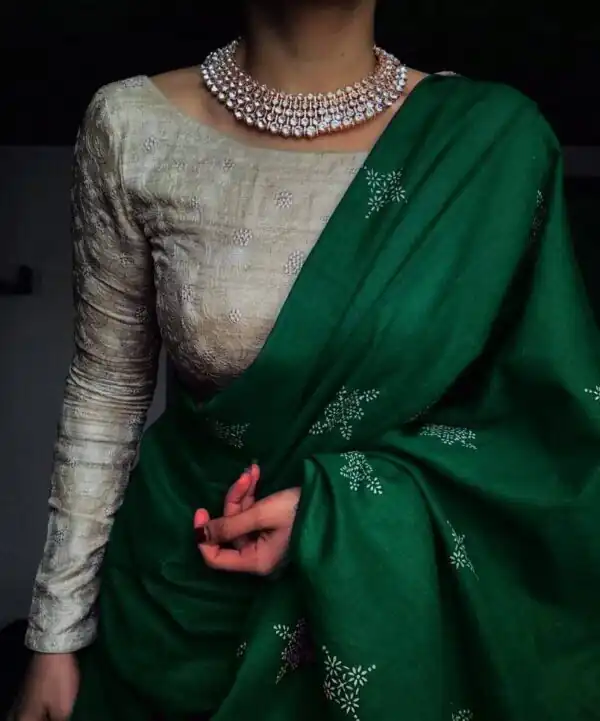 Green Natural Silk With Thread Embroidery Saree - Image 2