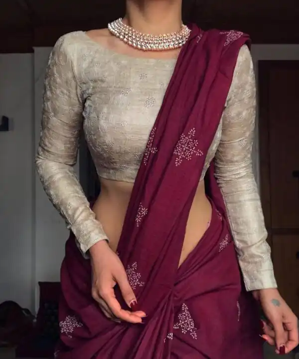 Maroon Natural Silk With Thread Embroidery Saree - Image 2