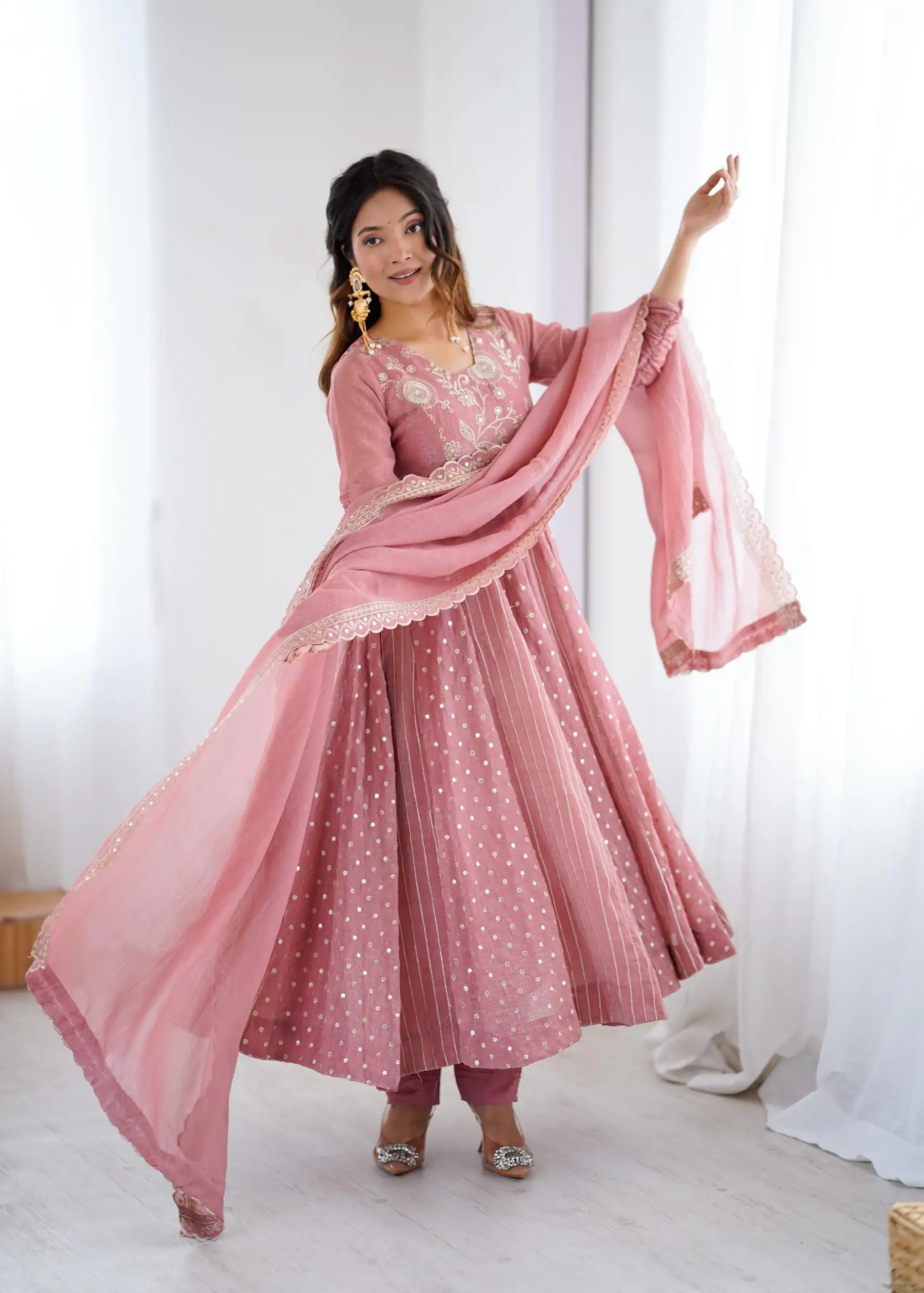 SRK 5293 Peach With Crunchy Silk With Fully Flair with Lace Work & Embroidery Work Anarkali Gown . Introductory Price ₹2149. Delivery 4-6 Worki | Gowns, Bollywood Gowns, Creative Gowns, Designer Gowns, Embroidered Gowns, Party Wear Gowns