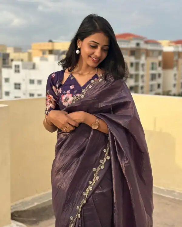 Purple Gold Crush Lace Border Work Saree - Image 3