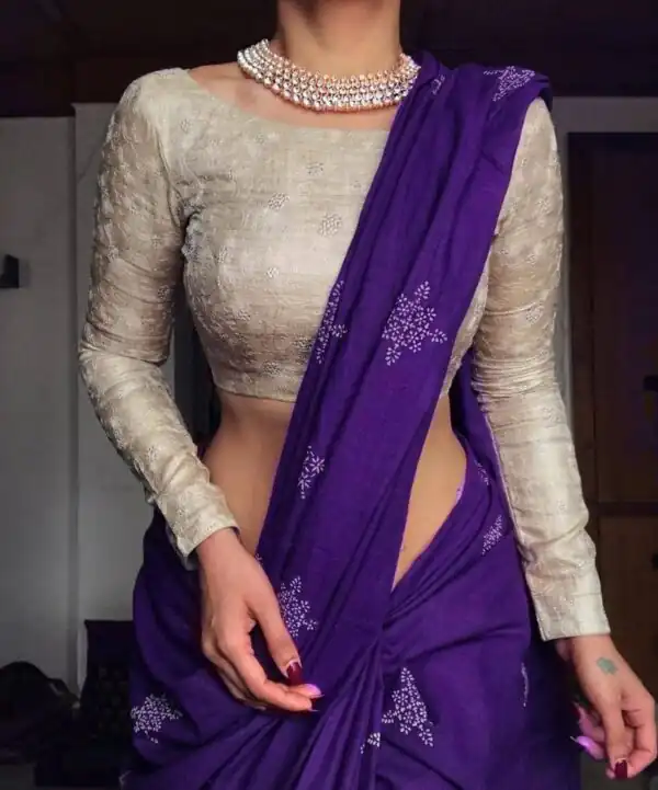 Purple Natural Silk With Thread Embroidery Saree - Image 2