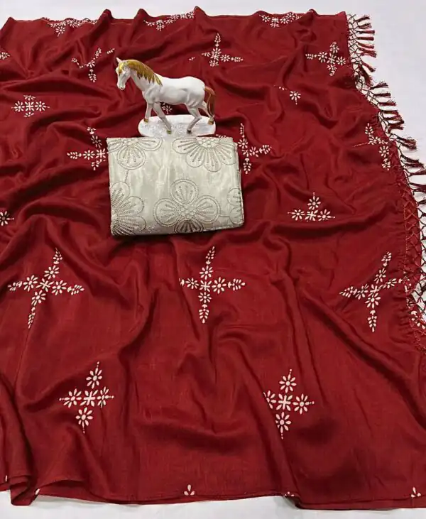 Red Natural Silk With Thread Embroidery Saree - Image 3