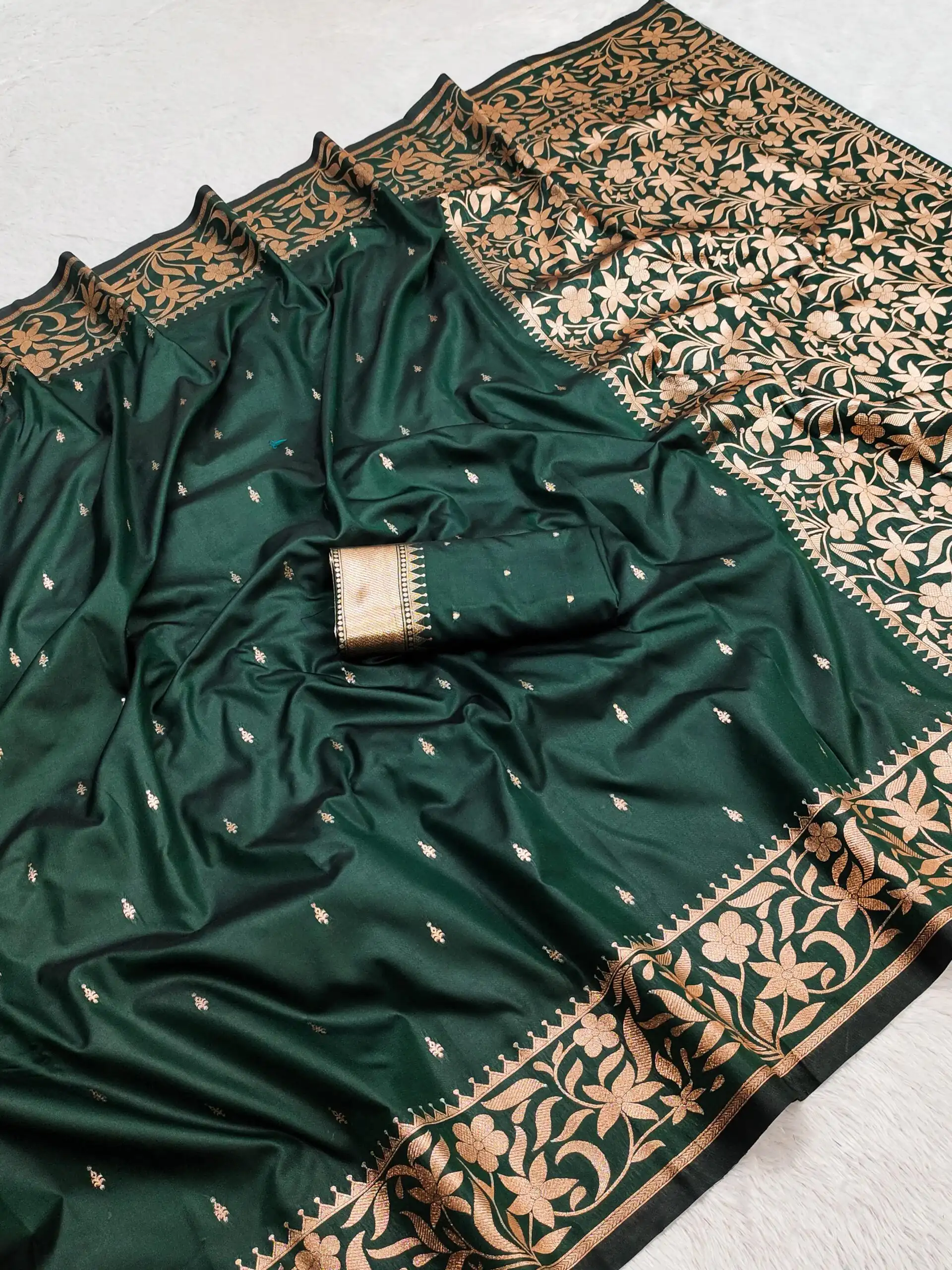 Green Banarasi Silk Zari Weaving Lace Work Saree