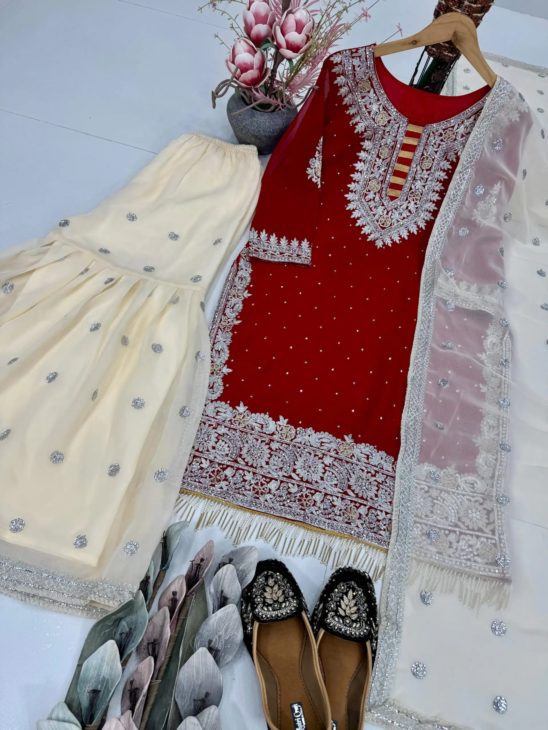 Maroon Georgette Lace Work Salwar Suit - Image 3