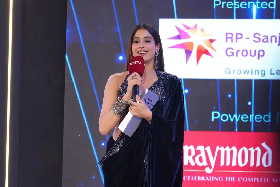 ST 491 Blue Pure 9000 Velvet Saree with Lace Work & Embroidery Work. Affordable Price ₹1999. Delivery 4-6 Working Days. Shop now. | Sarees, Bollywood Sarees, Creative Sarees, Designer Sarees, Embroidered Sarees, Ethnic Saree, Modern Digital sarees, Party Wear Sarees