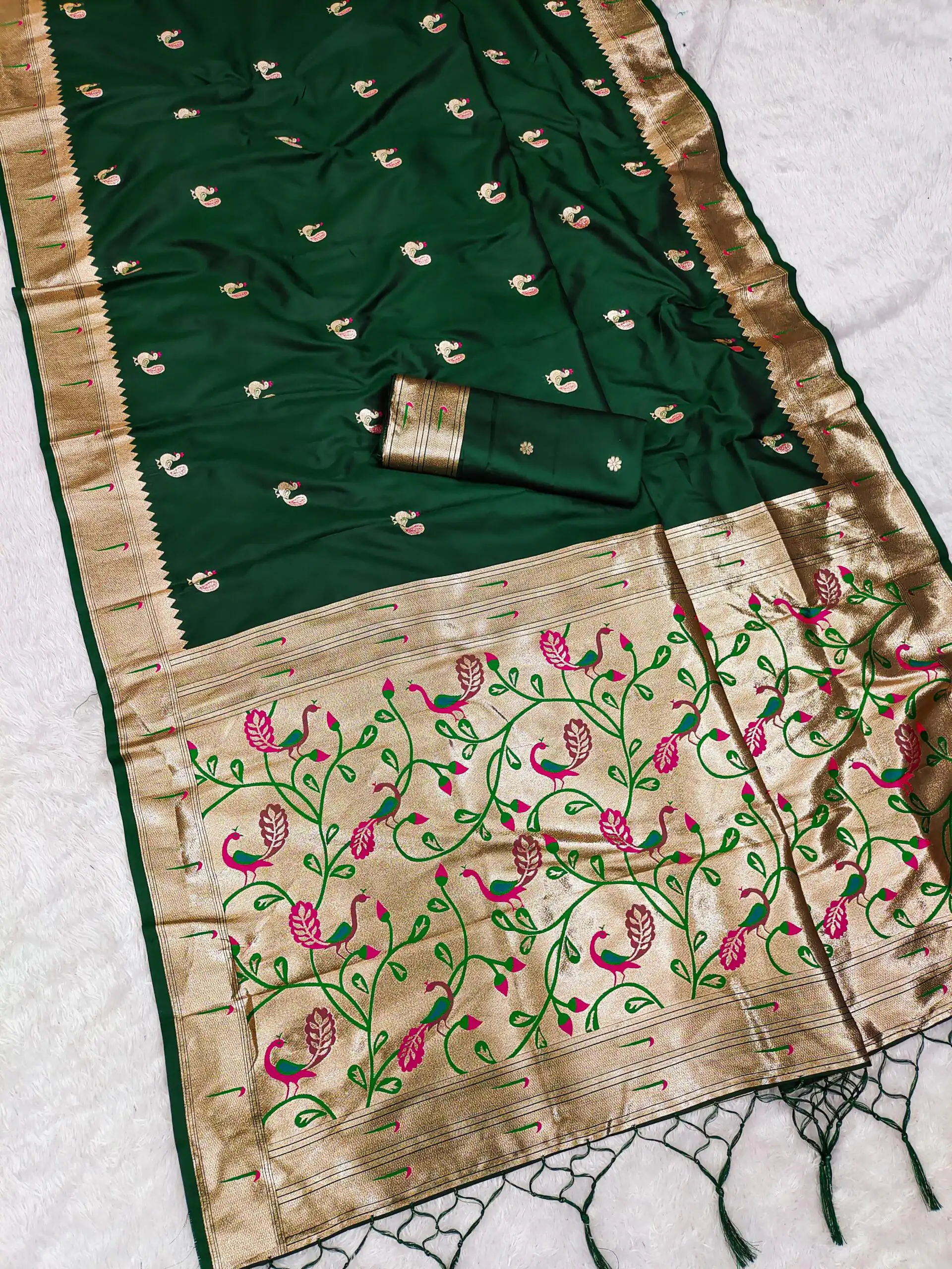 MB 389 Green Soft Paithani Silk Saree with Lace Work & Zari Work. Affordable Price ₹2049. Delivery 4-6 Working Days. Shop now. | Sarees, Bollywood Sarees, Creative Sarees, Designer Sarees, Embroidered Sarees, Ethnic Saree, Modern Digital sarees, Party Wear Sarees