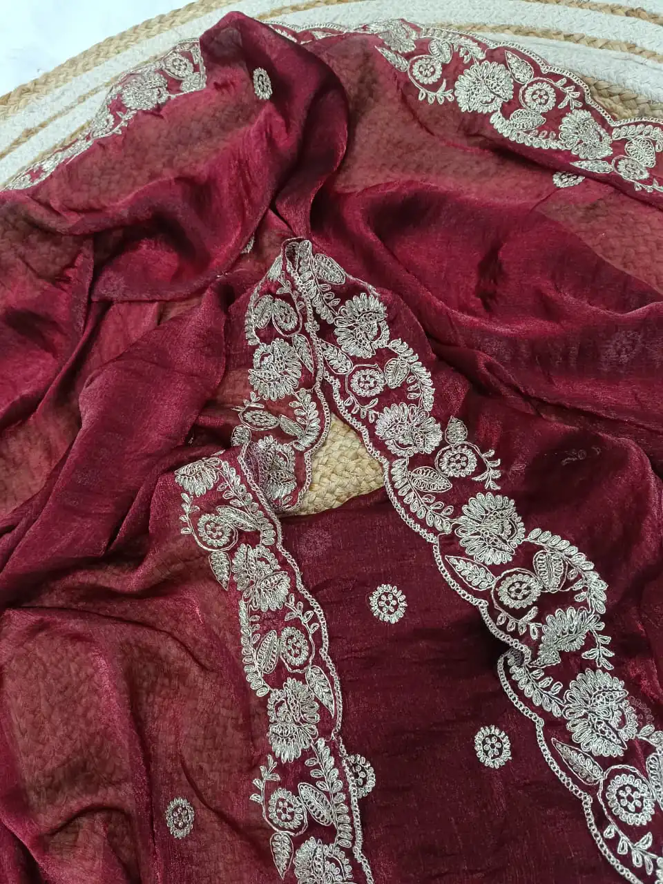 JR 655 Maroon Space Silk Saree Perfect for Wedding, Party, Pooja, Makar Sankranti, Temple Visit – . Affordable Price ₹1999. Delivery 4-6 Working Days | Sarees, Bollywood Sarees, Creative Sarees, Designer Sarees, Embroidered Sarees, Ethnic Saree, Modern Digital sarees, Party Wear Sarees