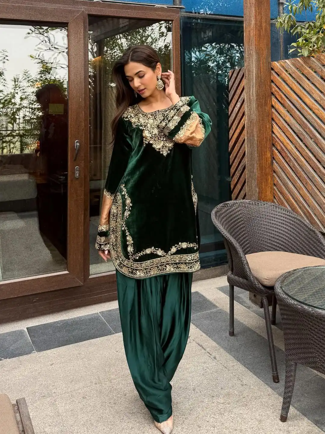 RTC 5948 Green Viscose velvet Salwar Suit Perfect for Wedding, Party, Ganesh Chaturthi, Mehendi, Traditional Day – Best Price ₹2049. Delivery 4-6 Wor | Jump Suits, Salwar suit, Casual Suits, Creative suits, Designer Suits, Palazzo Suits, Party Wear Suits, Patiala Suits, Straight Suits