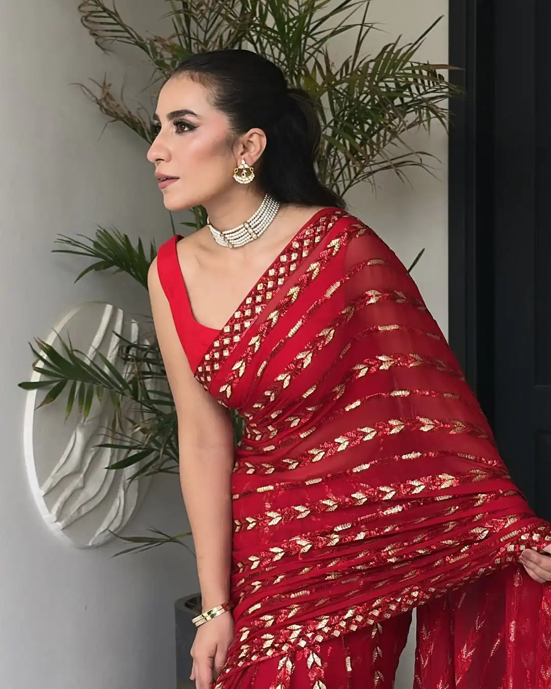 JR 635 Red Color Georgette Saree with Lace Work & Embroidery Work. Exclusive Offer ₹1949. Delivery 4-6 Working Days. Shop now. | Sarees, Bollywood Sarees, Creative Sarees, Designer Sarees, Embroidered Sarees, Ethnic Saree, Modern Digital sarees, Party Wear Sarees