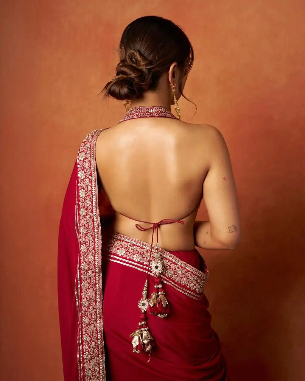 Red Soft Rangoli Silk With Embroider Work Saree - Image 2