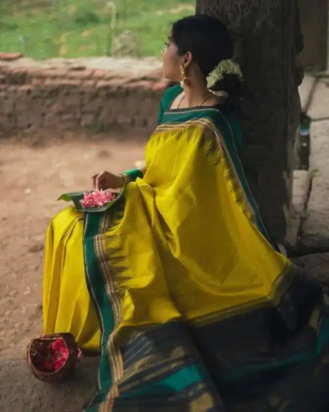 Mustered Soft Lichi Silk Jacquard Border Saree - Image 3