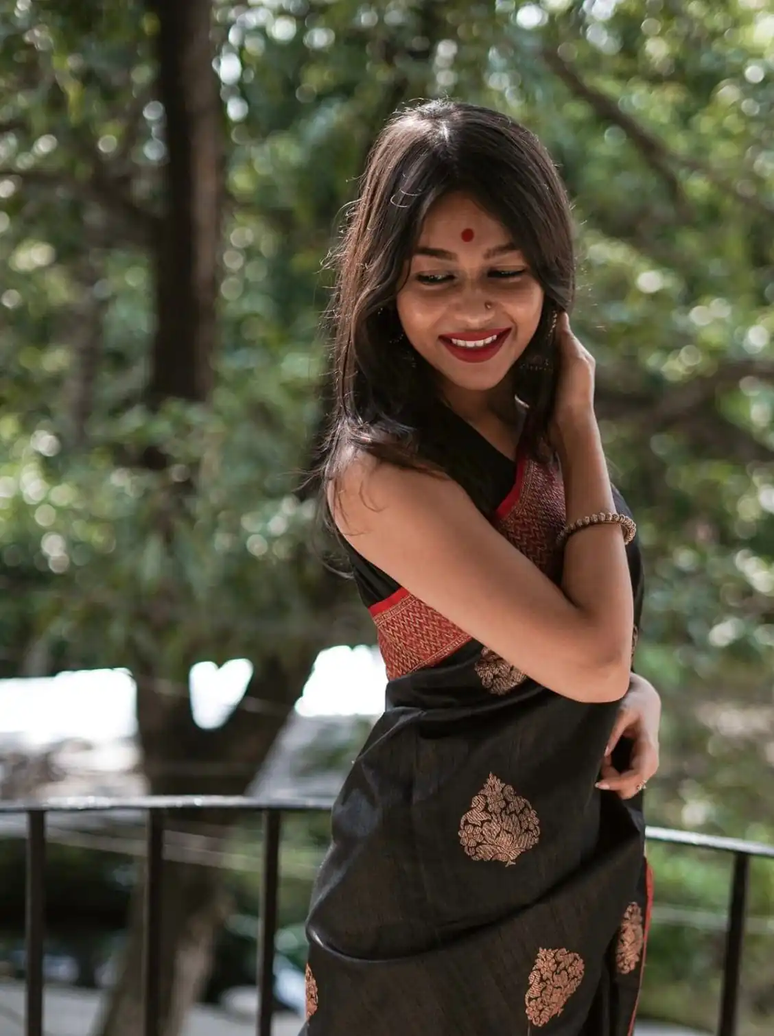 KPR 282 Black Soft Lichi Silk Saree Perfect for Wedding, Party, Reception, Diwali, Ethnic Day – . Affordable Price ₹1449. Delivery 4-6 Working Days. | Sarees, Bollywood Sarees, Creative Sarees, Designer Sarees, Embroidered Sarees, Ethnic Saree, Modern Digital sarees, Party Wear Sarees