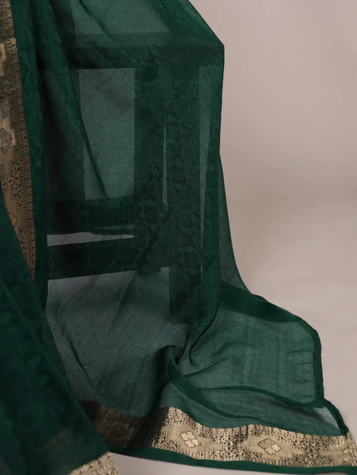 Green Poly Shimmer With Zari Work Saree - Image 3