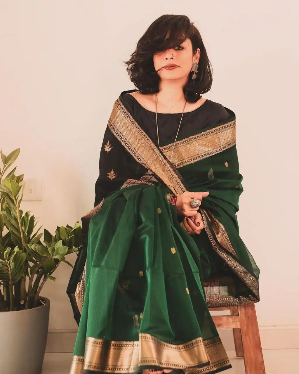 Green Soft Lilan Slab Jacquard Work Saree - Image 3