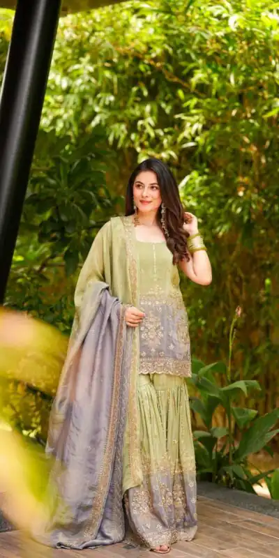 Pista Chinon Embroidery Work Salwar Suit