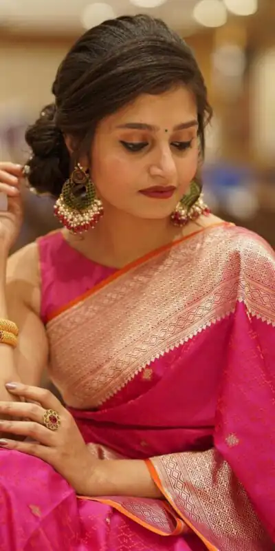 ES 8264 Red Color Soft Lichi Silk Saree with Lace Border & Lace Work. Best Price ₹1349. Delivery 4-6 Working Days. Shop now. | Sarees, Bollywood Sarees, Creative Sarees, Designer Sarees, Embroidered Sarees, Ethnic Saree, Modern Digital sarees, Party Wear Sarees