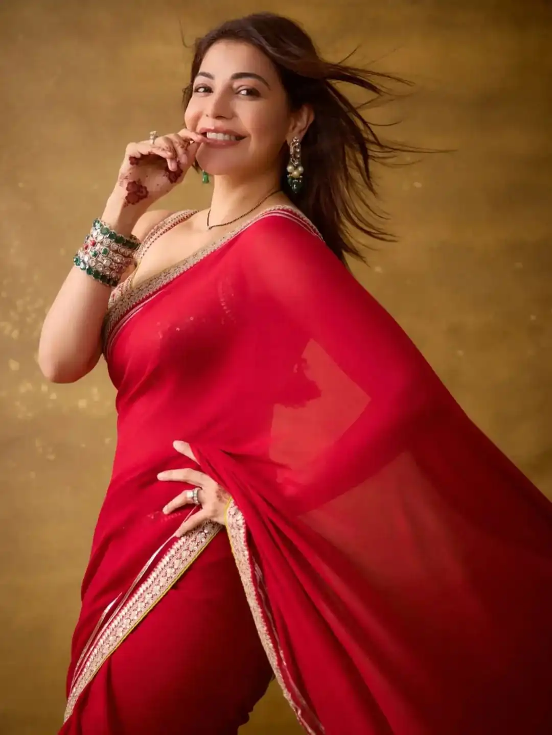 Red Soft Rangoli Silk With Embroidery Work Saree - Image 7